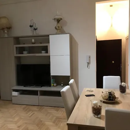 Διαμέρισμα Rt *